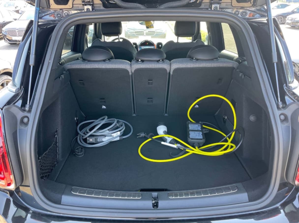 2022 Mini Countryman Cooper 1.5 SE ALL4 Classic Trim - view 4