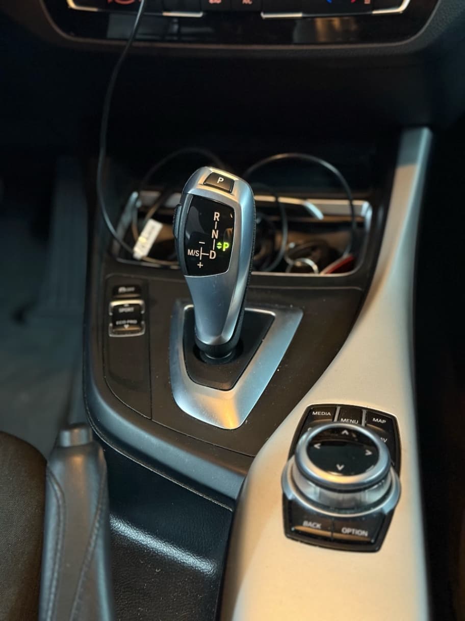 2017 BMW 1 Series - view 14