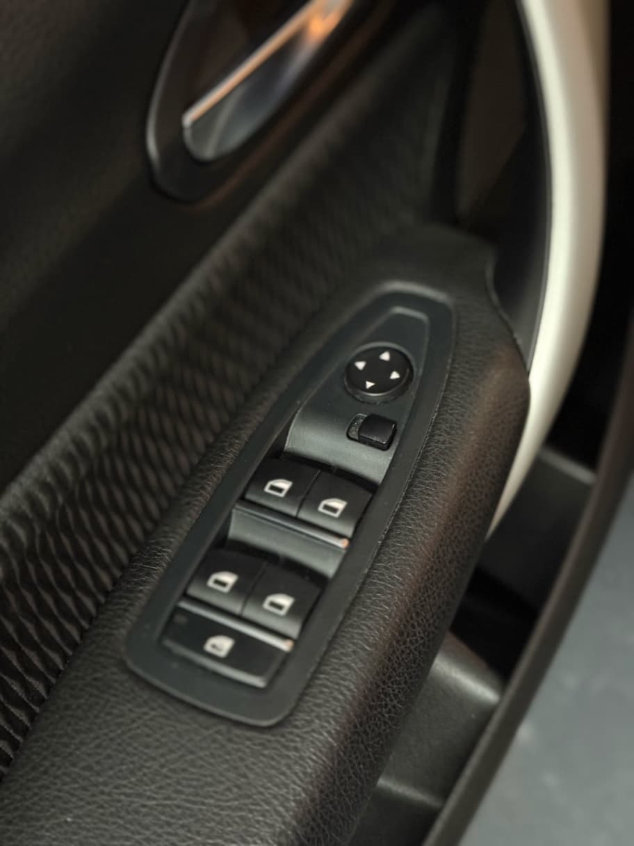 2017 BMW 1 Series - view 15