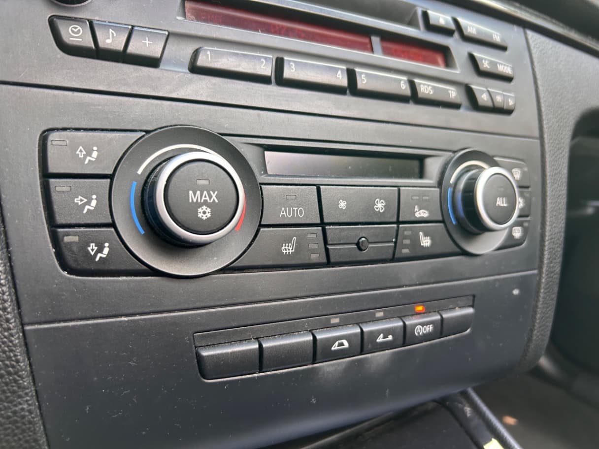 2012 BMW Série 1 - 118i Cabriolet - view 14